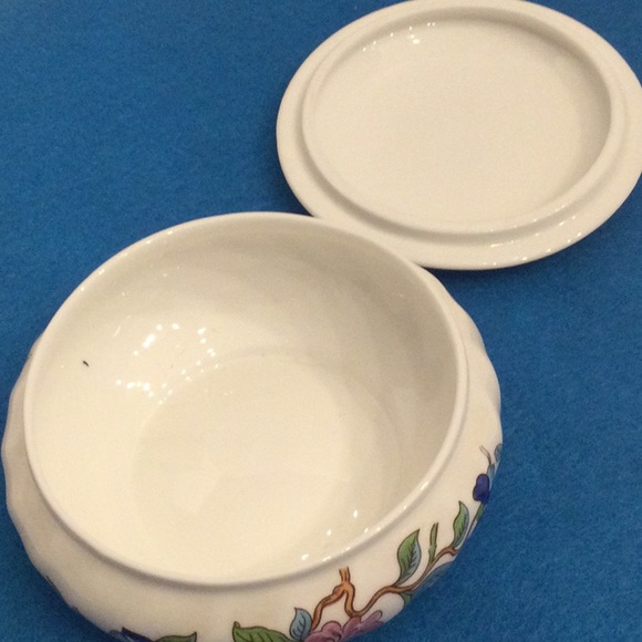Aynsley Pembroke covered trinket dish - Picture 3 of 6